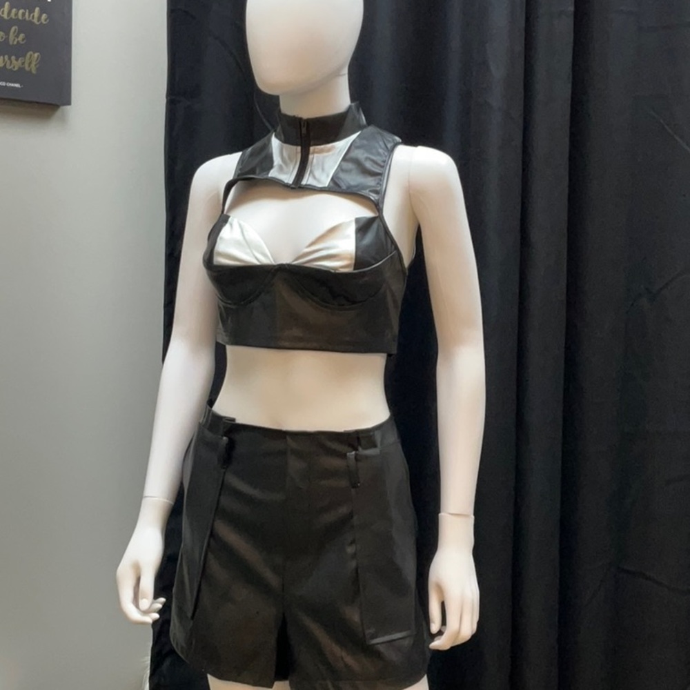 SHEIN Black and White Crop Top